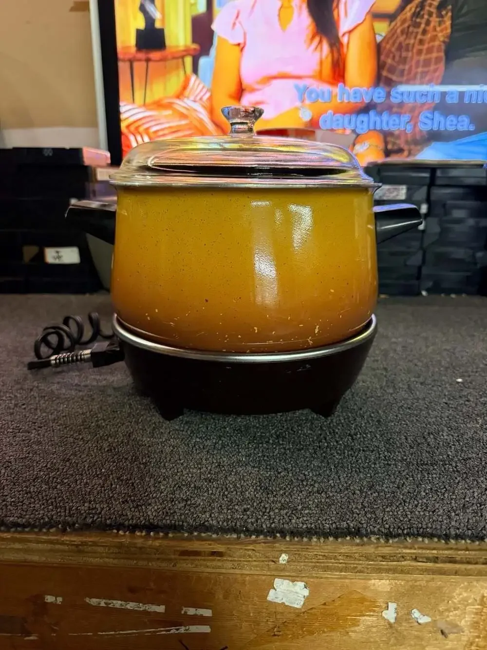 Vintage West Bend Lazy Day Slow Cooker Yellow Speckled Enamel with Glass Lid